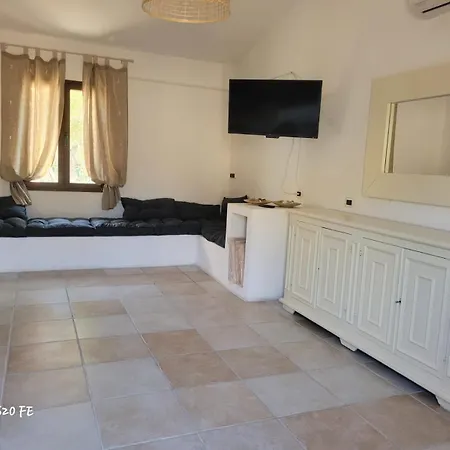 Residenza Degli Ulivi アパート オルビア